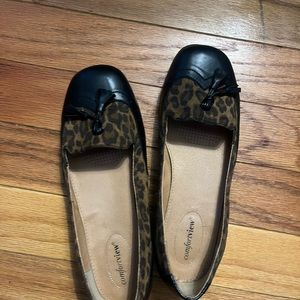 Women’s flat shoes